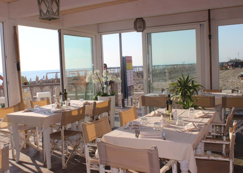 Images Santa Lucia - Beach e Restaurant