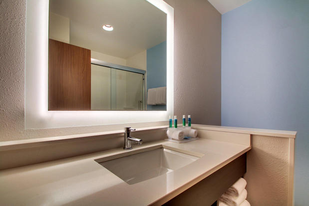 Images Holiday Inn Express & Suites Summerville by IHG