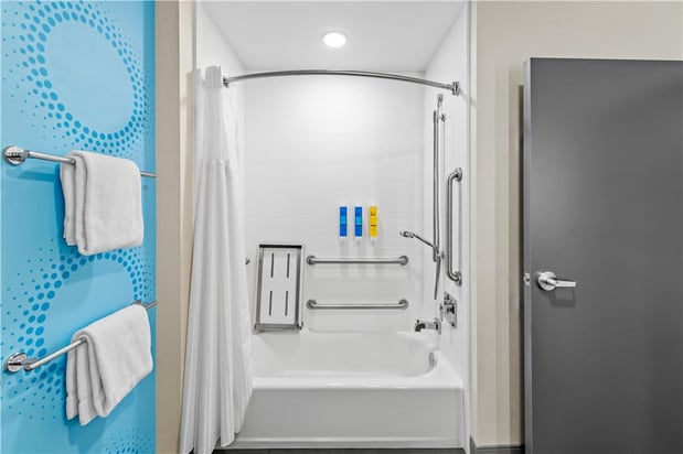 Images Tru by Hilton Kansas City Airport