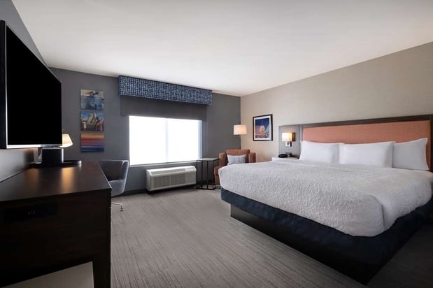 Images Hampton Inn Crown Point