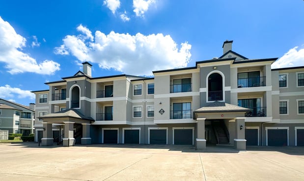Images Saxony at Chase Oaks Apartments