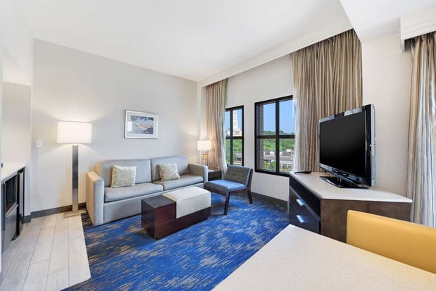 Images Embassy Suites by Hilton Alexandria Old Town