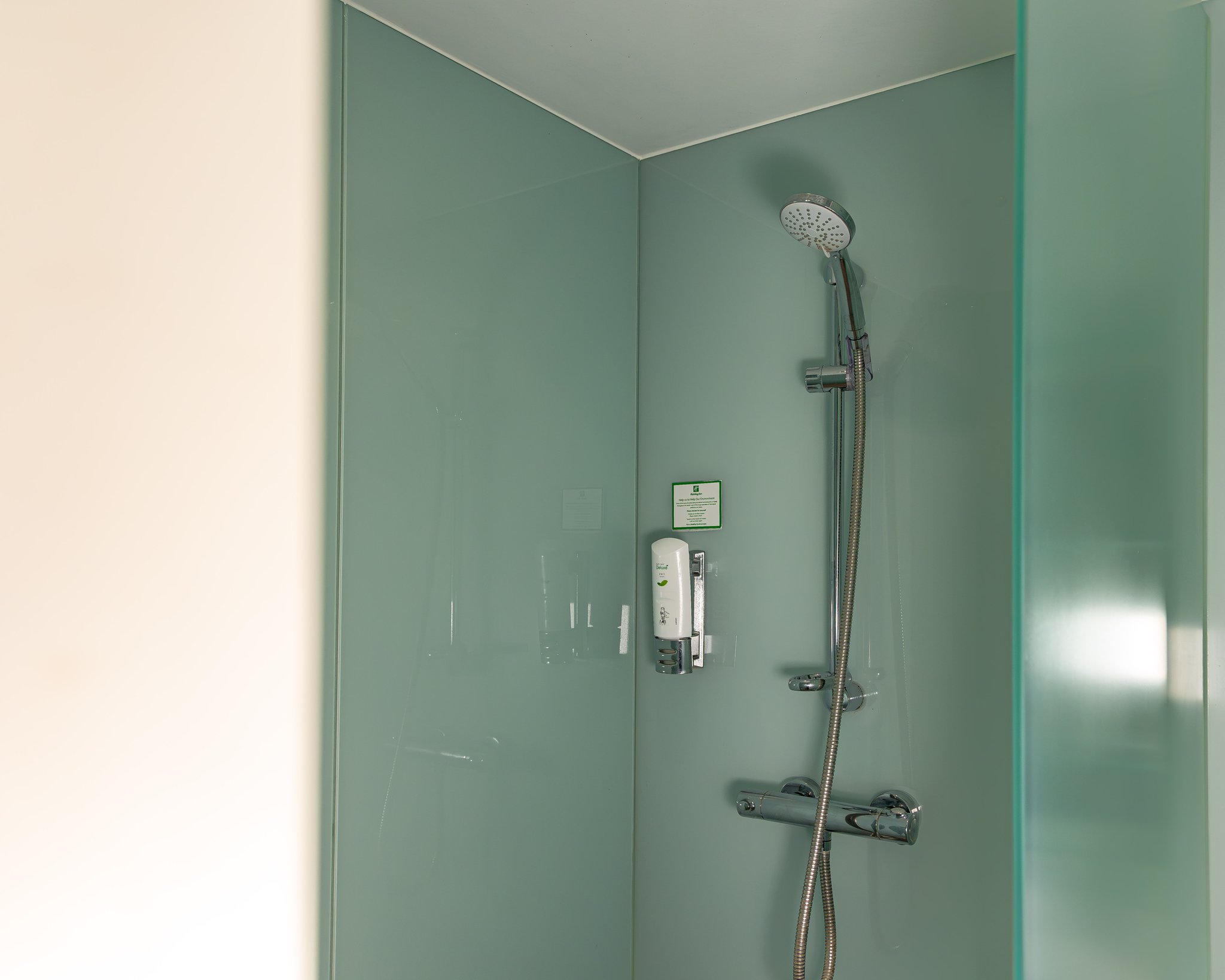 Images Holiday Inn London - West by IHG