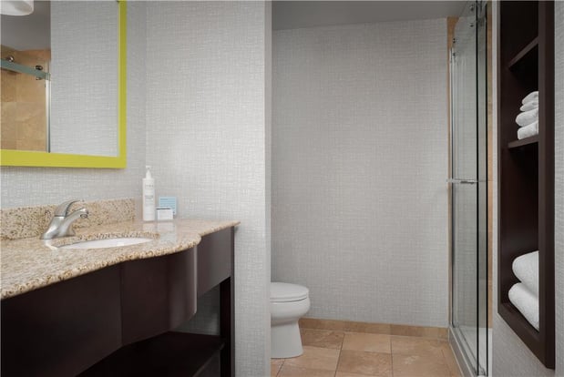 Images Hampton Inn & Suites Omaha-Downtown