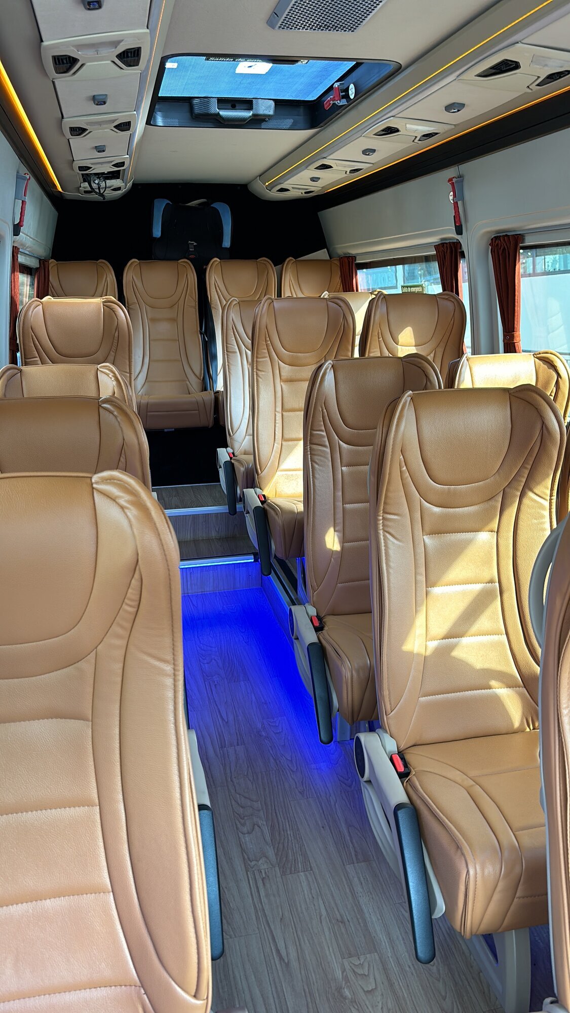 Images Premium Shuttles