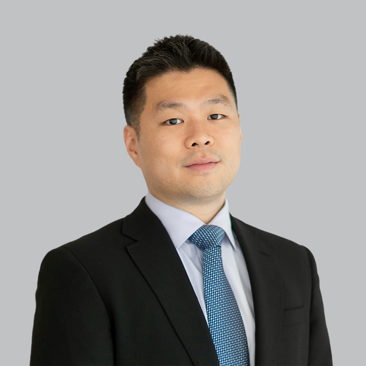 Headshot of Andrew K. Han, a wealth advisor at Chase