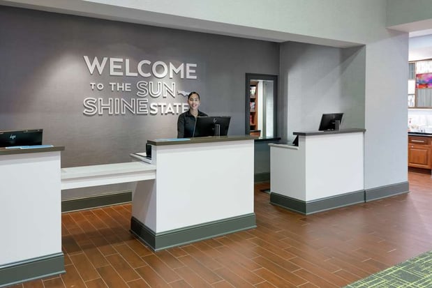 Images Hampton Inn & Suites Orlando Airport @ Gateway Village