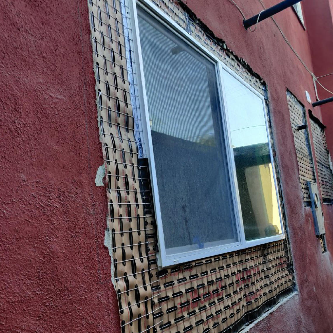 ALC Construcción - Trabajos de puertas y ventanas