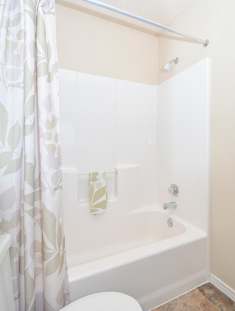Full-Sized Shower & Tub