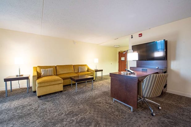 Images Hampton Inn & Suites Rockville Centre