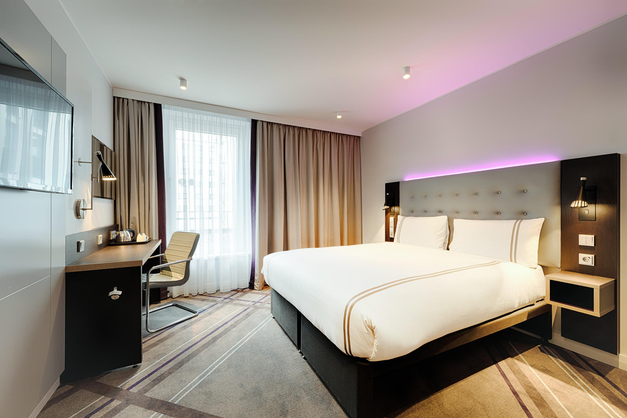 Premier Inn Hamburg City Klostertor hotel accessible room with lowered bed