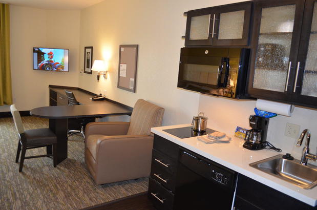 Images Candlewood Suites St. Joseph by IHG