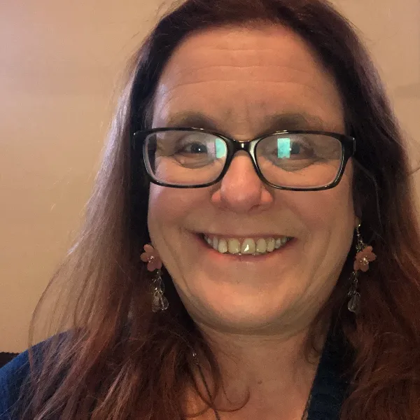 Robyn Aurnou, Counselor