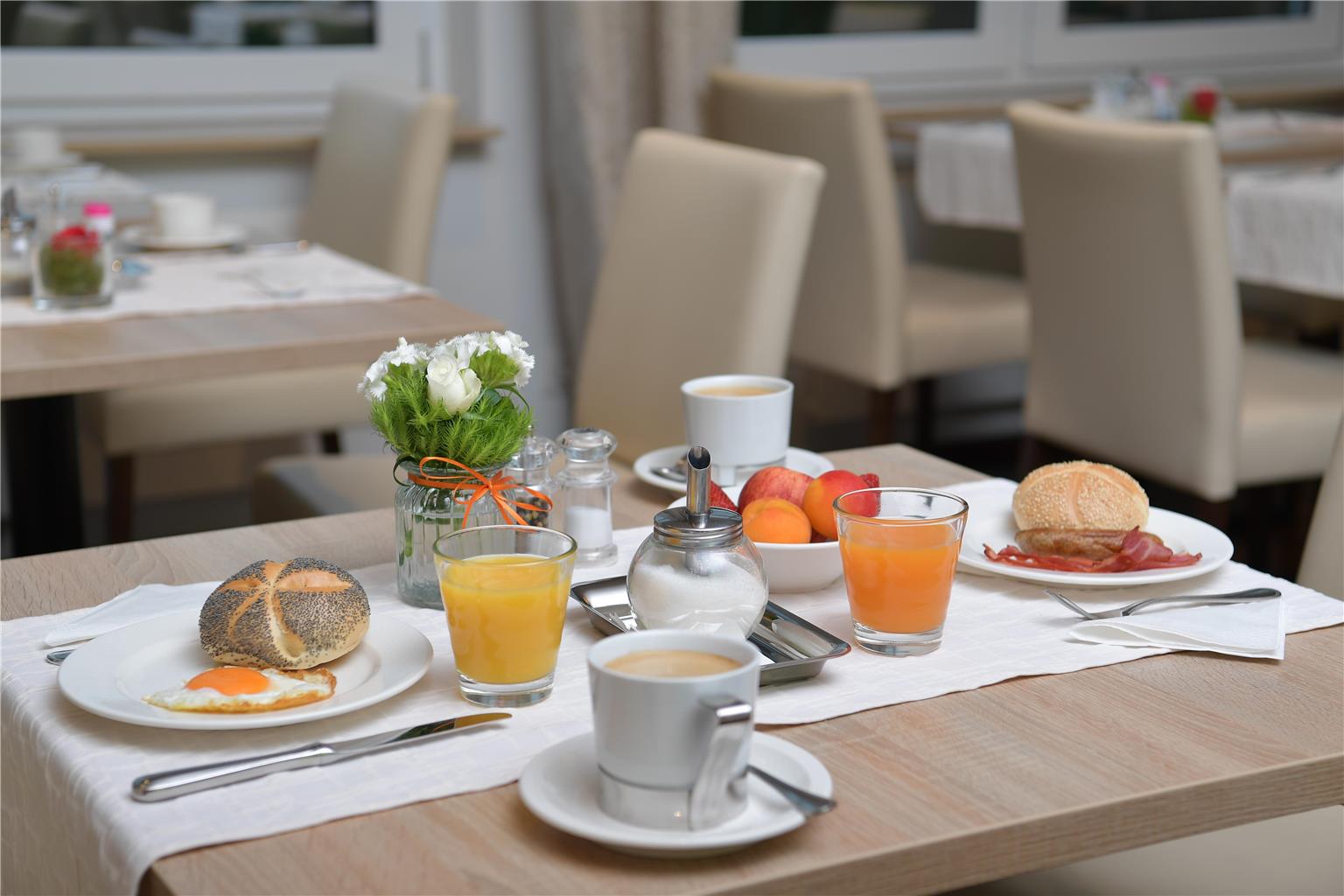Best Western Queens Hotel Pforzheim-Niefern, Pforzheimer Strasse 52 in Niefern