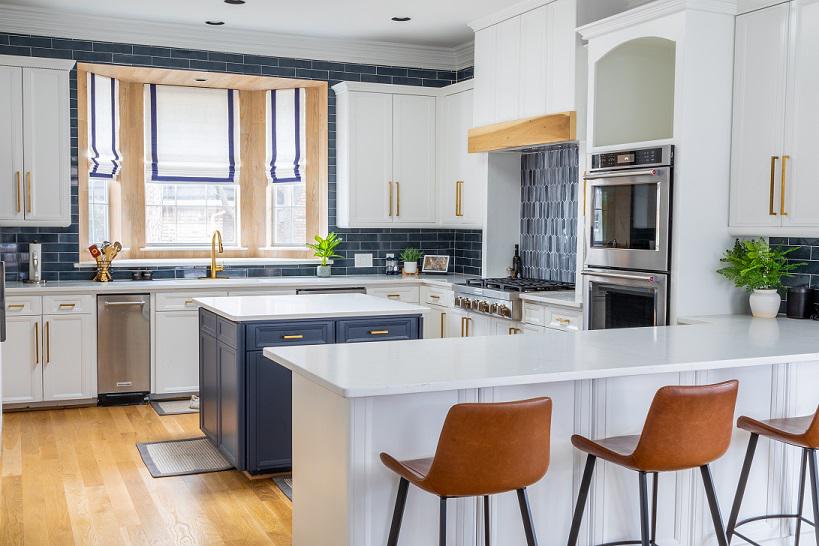 A pop of blue adds an updated look and feel to any #kitchen and creates a space that fits your fun p Kitchen Tune-Up Savannah Brunswick Savannah (912)424-8907