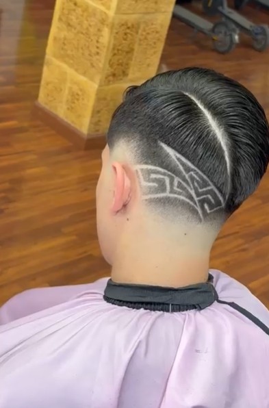 Images KAWS BARBERIA & BEAUTY STUDIO