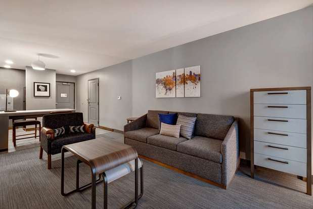 Images Homewood Suites by Hilton Oak Creek Milwaukee