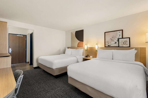 Images Spark by Hilton Fort Wayne