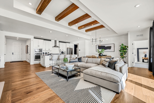 Images Lincoln Prairie by Del Webb