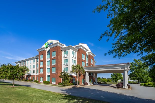 Images Holiday Inn Express & Suites Newberry by IHG