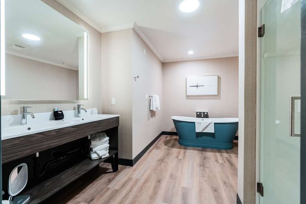 Images Hotel NoBo Cascade, Tapestry Collection by Hilton