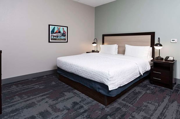 Images Hampton Inn & Suites Raleigh Downtown