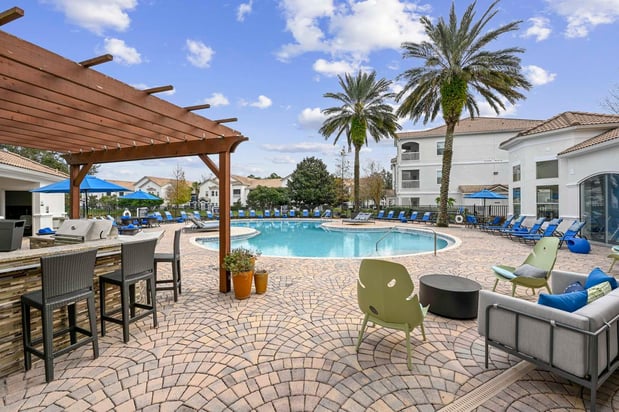Images Halston World Gateway Apartment Homes