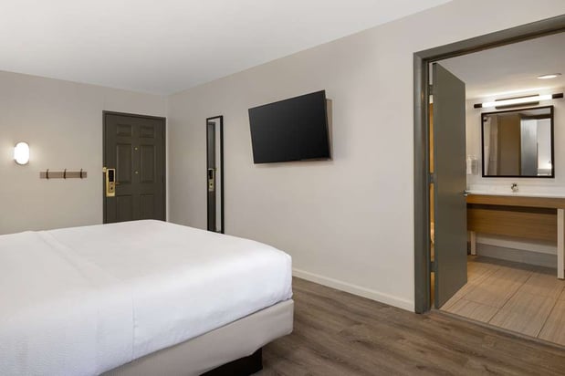 Images Spark by Hilton Rock Springs