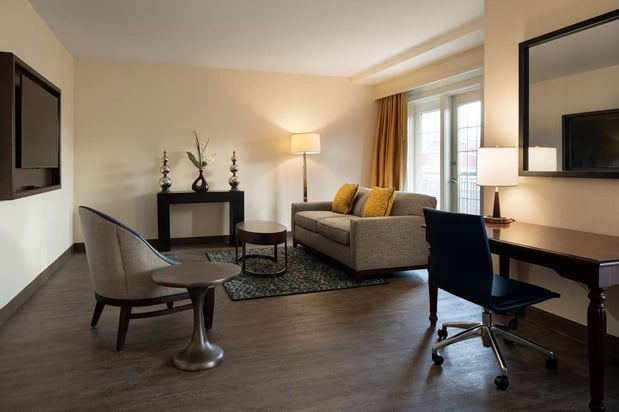 Images Embassy Suites by Hilton New Orleans