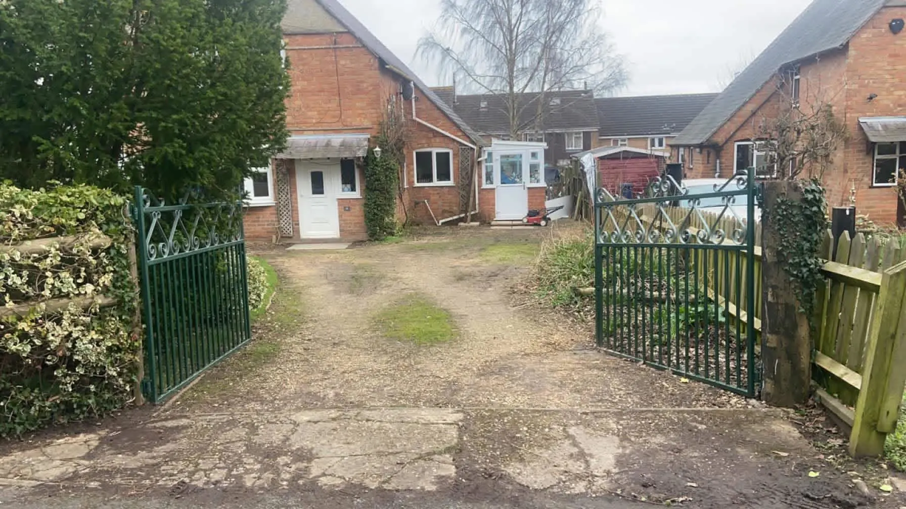 Images Oakwood Tree & Landscaping Services