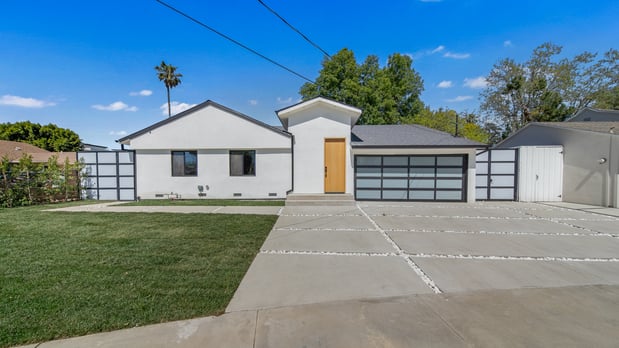 Images Mike Harutunyan, Realtor in Los Angeles