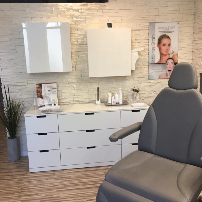 Sabine Stahl, Regensburger Str. 45 in Straubing