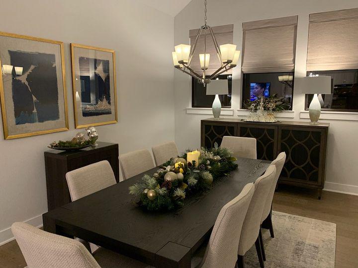 An exquisite dining table? Check! Gorgeous minimalistic art? Check! Flawless wood furniture? Check! Perfect window coverings? You betcha! Our Woven Wood Shades are all you need to complete the interiors of your home in Katy.