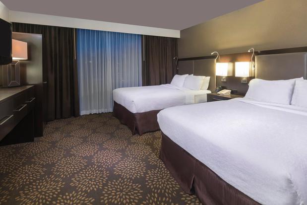 Images Holiday Inn & Suites Phoenix Airport North by IHG