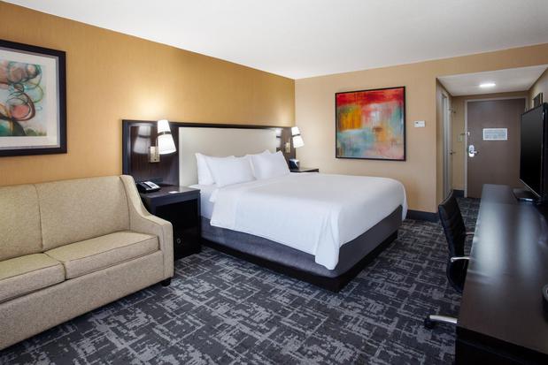 Images Crowne Plaza Greenville, an IHG Hotel