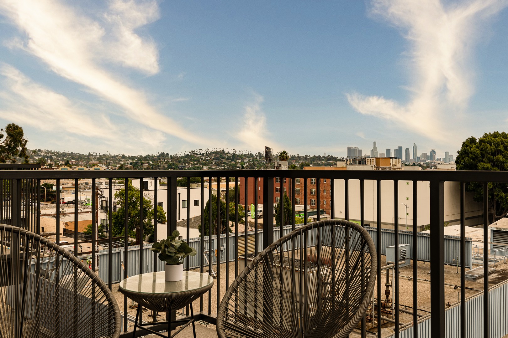 Pet friendly apartments 90027 