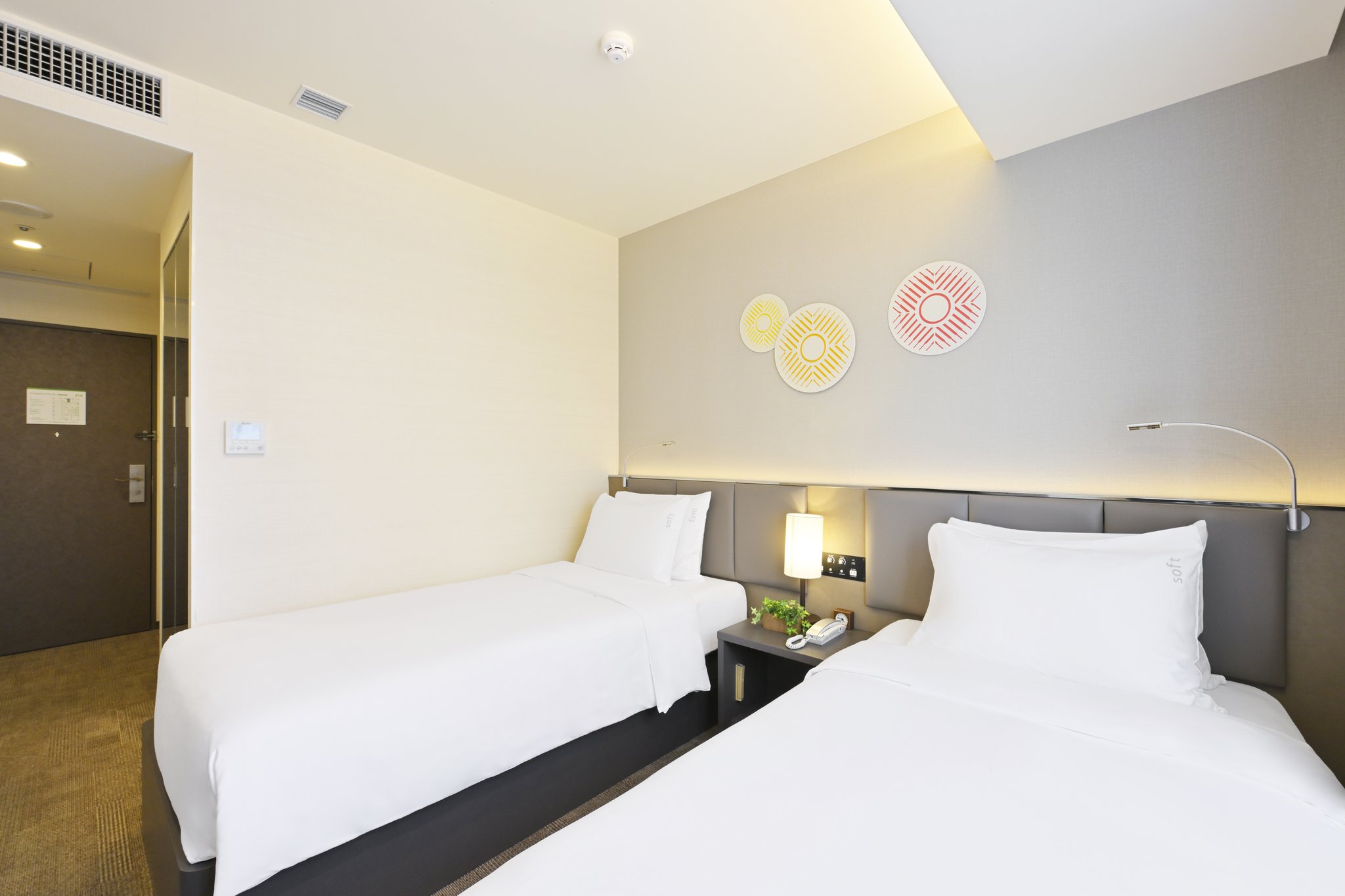 Images Holiday Inn & Suites Shin Osaka by IHG