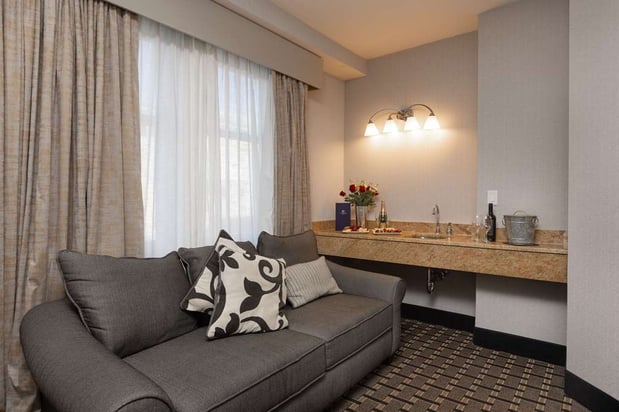 Images Inn at The Colonnade Baltimore - a DoubleTree by Hilton Hotel
