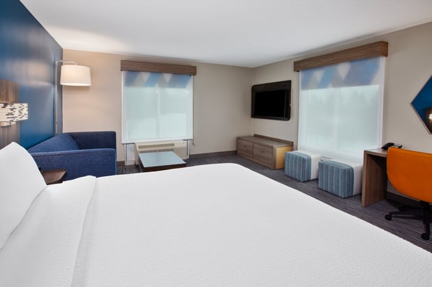 Images Holiday Inn Express & Suites Grand Rapids-North by IHG