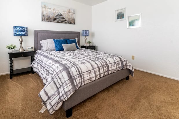 Images Lake Camelot Apartments