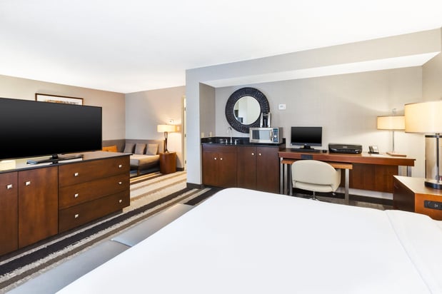Images Crowne Plaza Dulles Airport by IHG