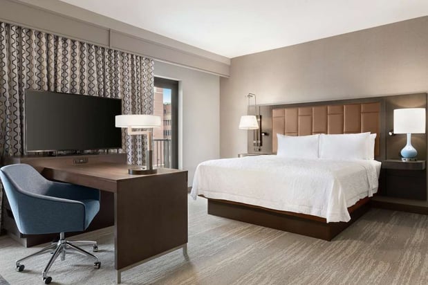 Images Hampton Inn & Suites Kansas City Downtown Crossroads