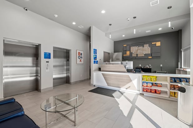 Images Holiday Inn Express & Suites Bronx - Zoo Area by IHG