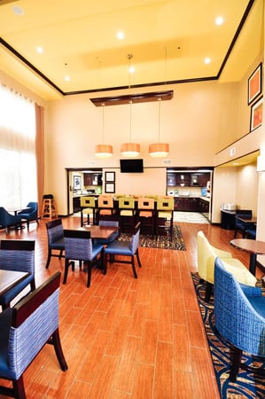 Images Hampton Inn & Suites Louisville East