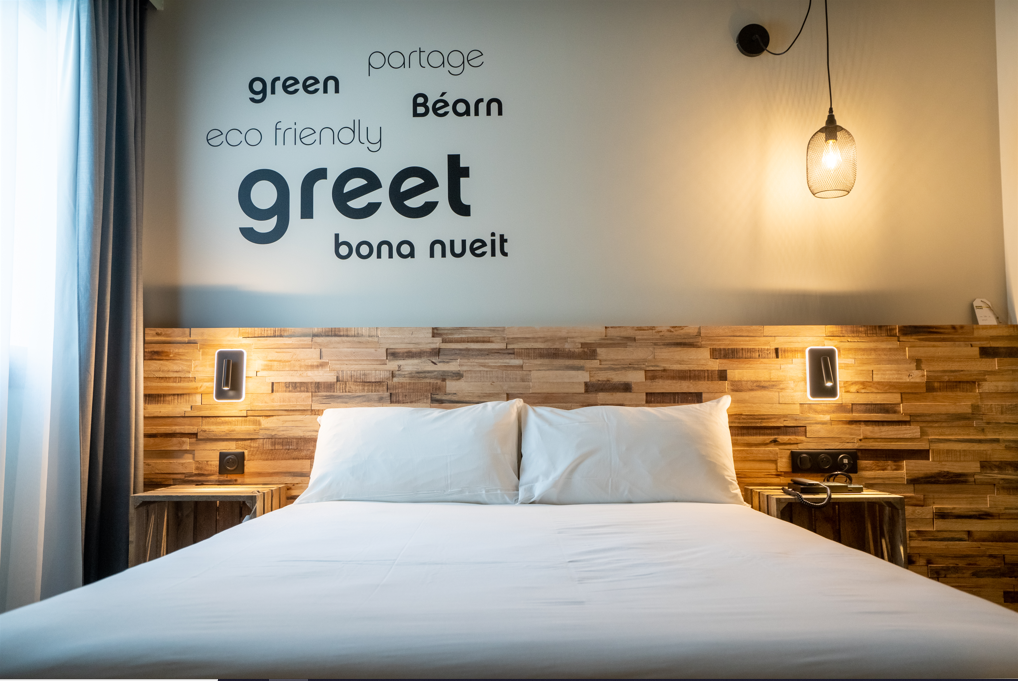 Images greet hotel Orthez Bearn