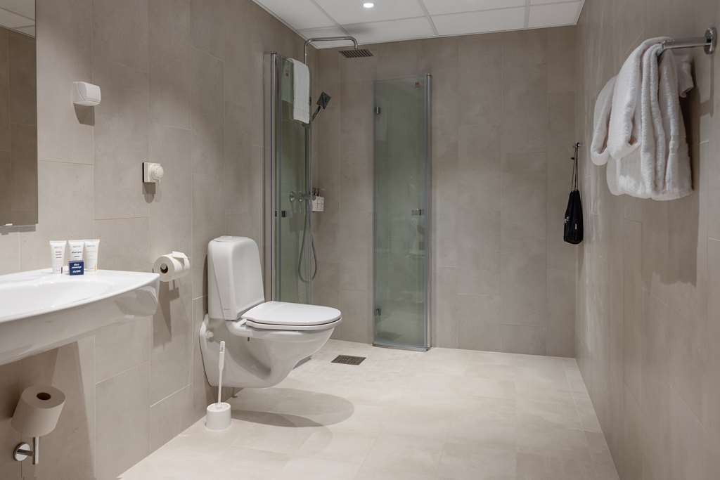 Images Park Inn by Radisson Oslo Airport Hotel West