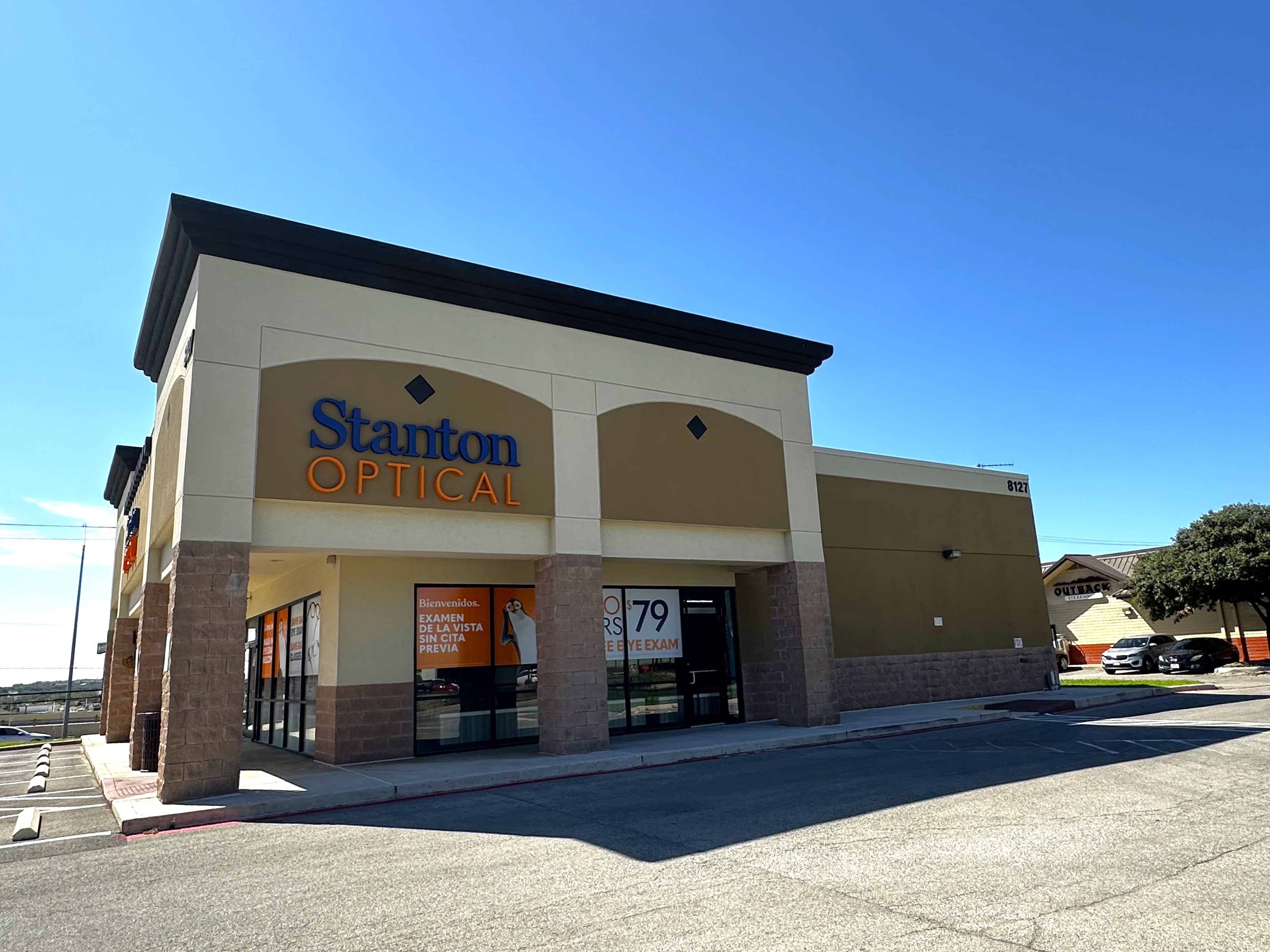 Storefront at Stanton Optical store in Selma, TX 78154