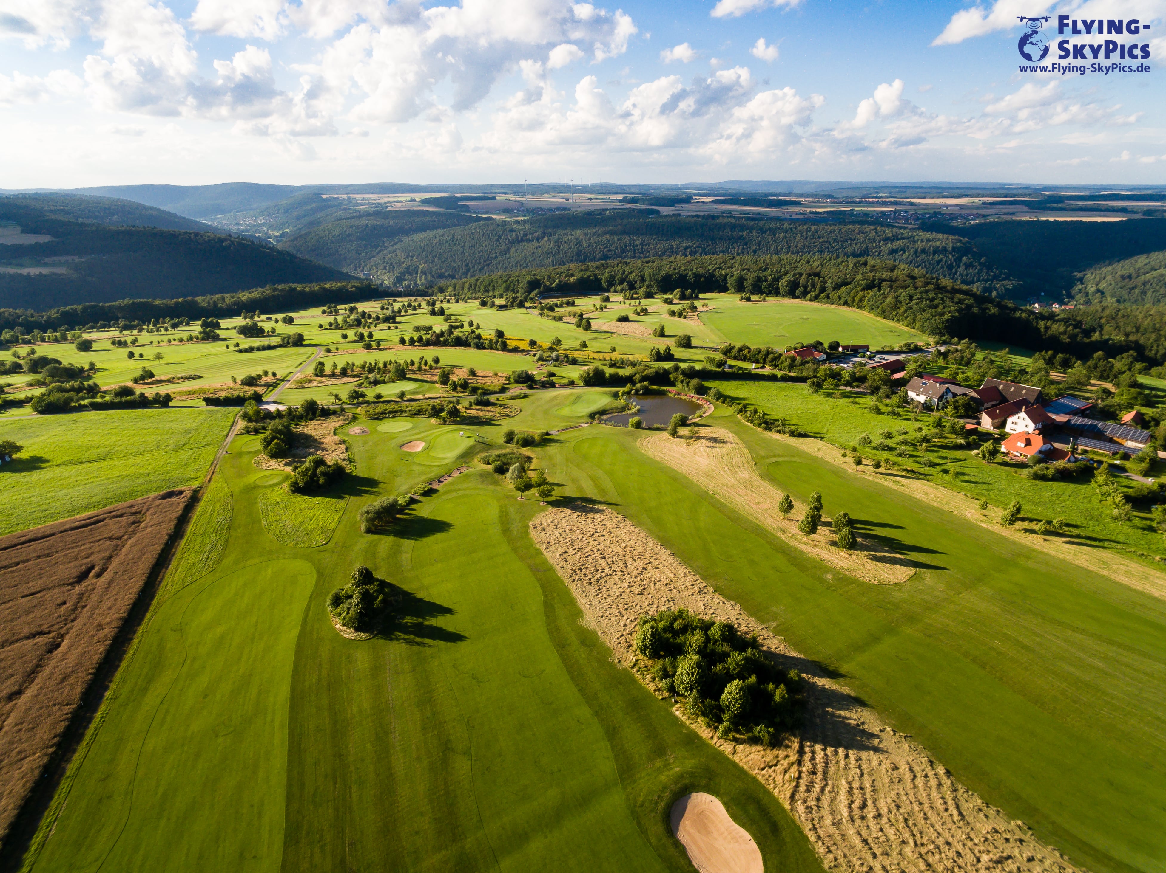 Panoramablick Luftaufnahme Golfplatz Miltenberg