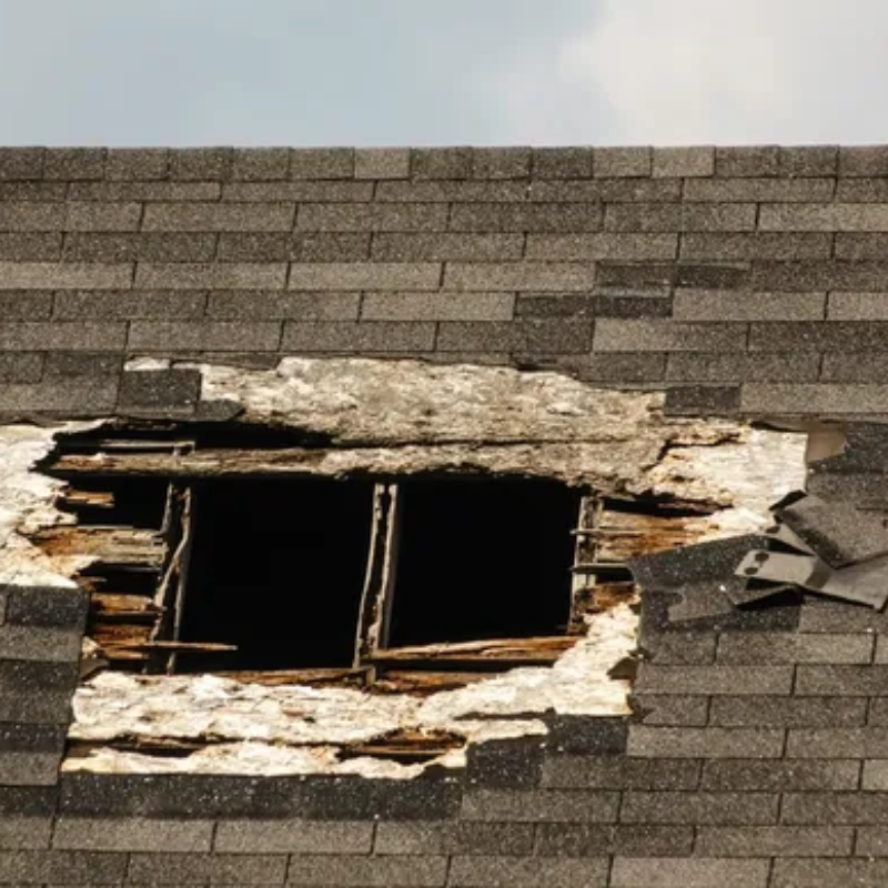 We understand that roofing emergencies can happen at any time. That's why we offer 24/7 emergency se 