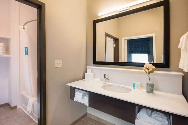 Images Hampton Inn & Suites at Wisconsin Dells Lake Delton